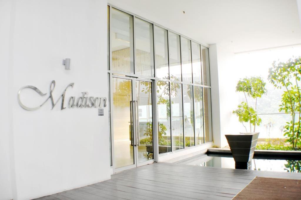Maxhome@Regalia Suite Residence. Kl كوالالمبور المظهر الخارجي الصورة